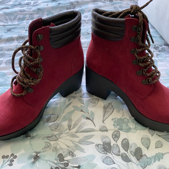 Heels - Picture 3 of 4